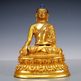 A Exquisite Gilt Bronze Statue of Sakyamuni