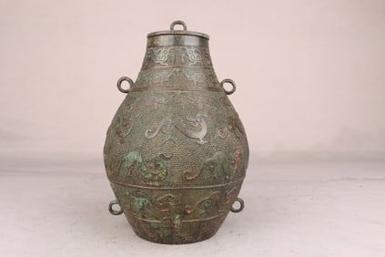 A Exquisite Bronze Dragon Pattern -With Inscription Vase