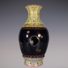 An Exquisite Ji Blue Glazed Painted Gold Bats and Peach Pattern Lotus Pattern Vase