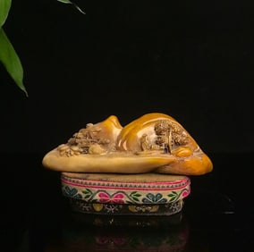 An Exquisite Shoushan Stone Landscape and Figure Pattern Seal Ornament