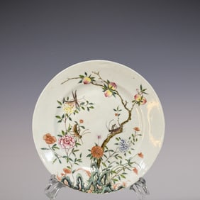 An Exquisite Famille-Rose Flower and Fruit Pattern Plate