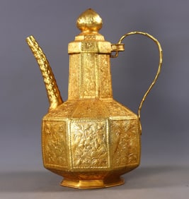 An Exquisite Gilt Bronze Flower Pattern Ewer