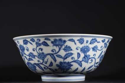 An Exquisite Blue and White Flower Pattern Bowl