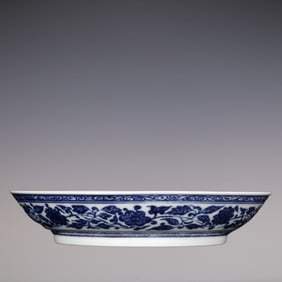 An Exquisite Blue and White Flower and Bird Pattern Lotus Pattern Plate