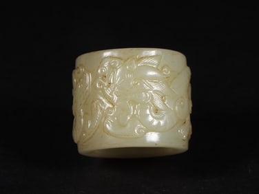 An Exquisite White Jade Chi-Dragon Pattern Ring