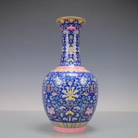 A Exquisite Famille-Rose Bats and Peach Pattern Lotus Pattern Vase
