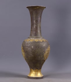 An Exquisite Gilt Silver Lotus Pattern Pine and Crane Pattern Vase