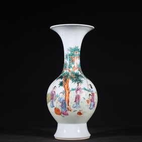 An Exquisite Famille-Rose Character and Story Pattern Vase