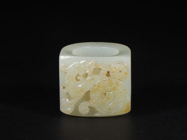 An Exquisite White Jade Chi-Dragon Pattern Ring