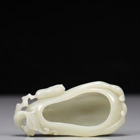 An Exquisite Green Jade Bergamot Pattern Brush Washer
