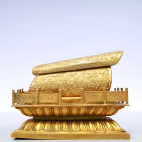 A Exquisite Gilt Bronze Flower and Bird Pattern Figures Pattern Ornament