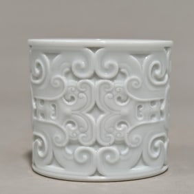 An Exquisite Sweet white glaze Brush Pot