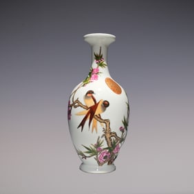 An Exquisite Enamel Flower and Bird Pattern with poem Vase