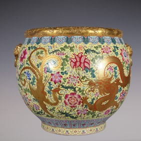 An Exquisite Famille-Rose Painted Gold Lotus Pattern Dragon and Phoenix Pattern Double-Ears Vat
