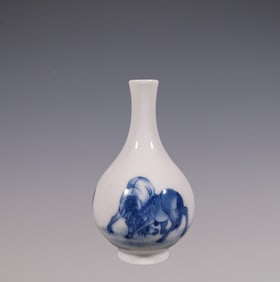 An Exquisite Blue and White Horse Pattern Snuff Bottle