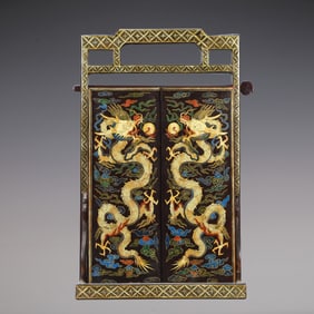 A Exquisite Black Lacquer Dragon Pattern Box
