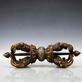 A Exquisite Gilt Bronze Ornament