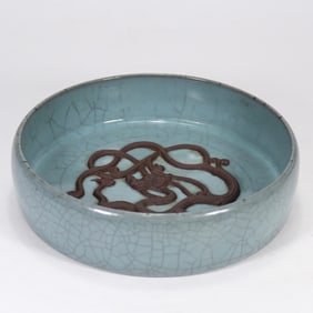 An Exquisite Guan yao Celadon Glazed Dragon Pattern Brush Washer