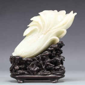 A Exquisite White Jade Cabbage Ornament