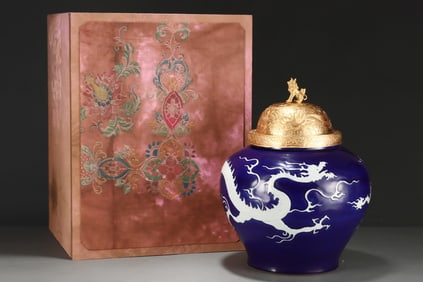 A Huge Ji Blue Glazed White Dragon Pattern Jar ,with Gilt Cover