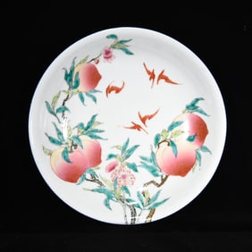 An Exquisite Famille-Rose Bats and Peach Pattern Plate