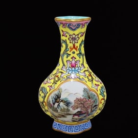 A Exquisite Famille-Rose Landscape and Flower Pattern Vase