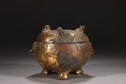 An Exquisite Gilt Bronze Beast ears Tripod With cover Jar