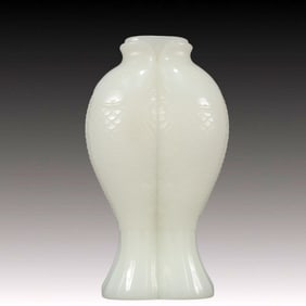 A Precious Glass White Glazed Pisces Vase