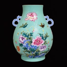 An Exquisite Green Glazed Flower and Butterfly Pattern Double-Ears Vase