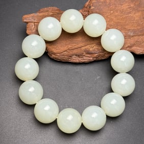 An Exquisite White Jade Bracelets