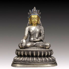A Solemn Gilt Silver Statue of Sakyamuni