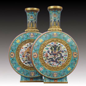 An Exquisite Cloisonne Dragon and Phoenix Pattern Vase