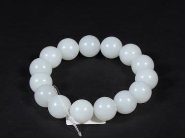 An Exquisite White Jade Bracelets