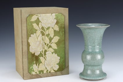 An Exquisite Guan yao Vase, with an Imperial Poem by Emperor Qianlong