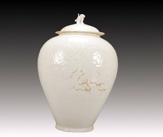 A Rare Ding yao Flower Pattern Cover Jar