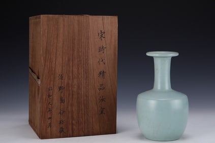 An Exquisite Ru yao Sky Blue Glazed Vase