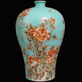A Rare Green Glazed Flower and Butterfly Pattern Vase,With Poem
