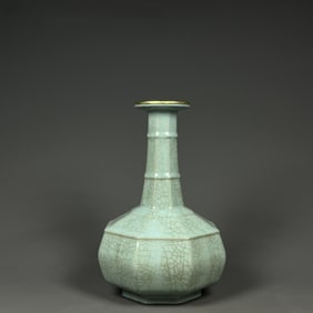 An Exquisite Guan yao Glaze Celadon d Cover with Gold Vase, with an Imperial Poem by Emperor