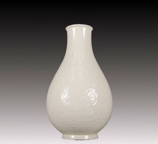 A Rare Ding yao Flower Pattern Vase