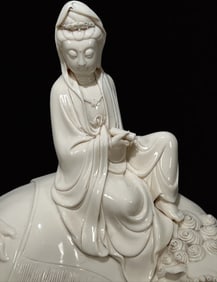 A Solemn Dehua white porcelain Statue of Avalokitesvara