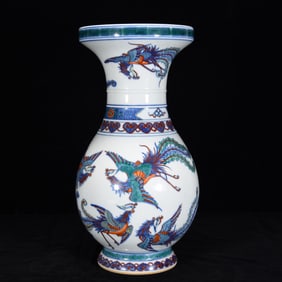 An Exquisite doucai fengPattern Vase