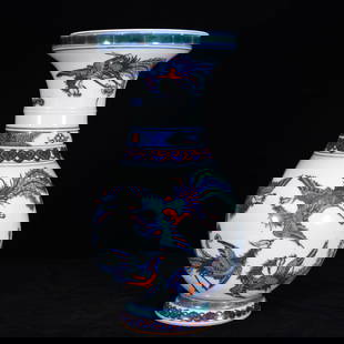 An Exquisite doucai fengPattern Vase: An Exquisite doucai fengPattern Vase,Qing Dynasty, China,Qianlong Six-character Mark,Size:13inx6.7in &#26007;&#24425;&#20964;&#32441;&#29942;,&#20013;&#22269;&#28165;&#20195;,&#20094;&#38534;&#20845;&