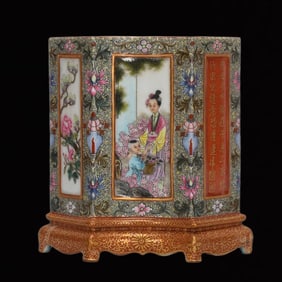 An Exquisite Enamel Painted Gold Figure and Flower Pattern Brush Pot, With Poem