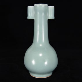 An Exquisite Longquan yao Double-Ears Vase
