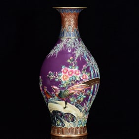 An Exquisite Puple Glaze Famille-Rose Carved Flower and Bird Pattern Painted Gold Vase