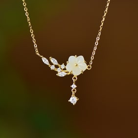 An Exquisite Sterling Silver Inlaid White Jade Necklace