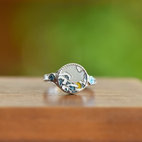 An Exquisite Sterling Silver Inlaid White Jade Enamel Ring