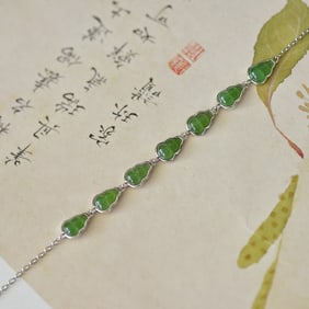 An Exquisite Sterling Silver Inlaid Jasper Bracelet