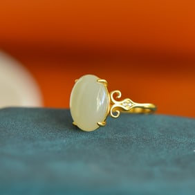 An Exquisite Sterling Silver Inlaid White Jade Ring