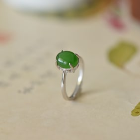 An Exquisite Sterling Silver Inlaid Jasper Ring
